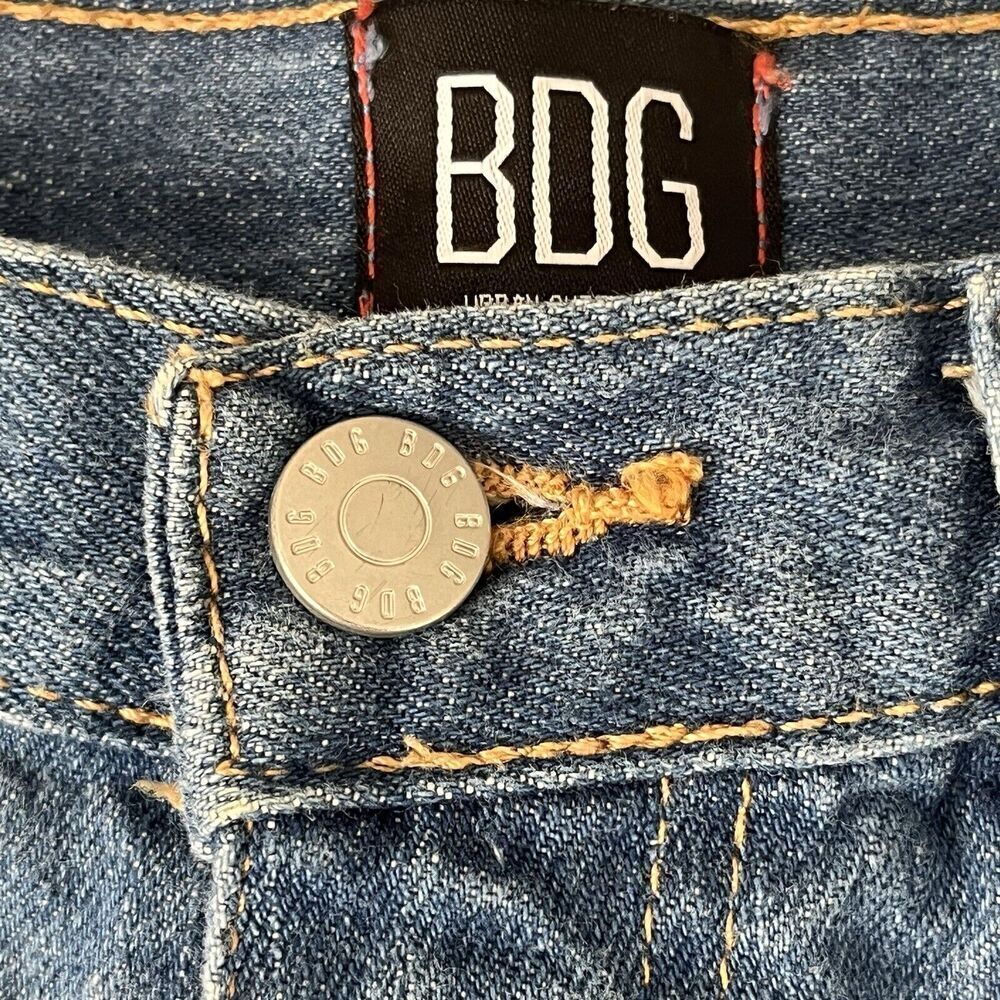 BDG Urban Outfitters Size 26 Denim High Rise Mom Shorts Rolled Cuff 100% Cotton - Picture 9 of 10